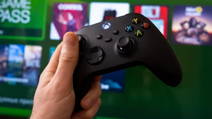 You can't use 'unauthorized' Xbox controllers anymore — so get this one instead
