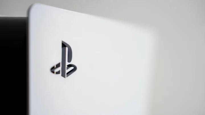 Sony Is Launching a PS5 Slim in 2023, According to Microsoft