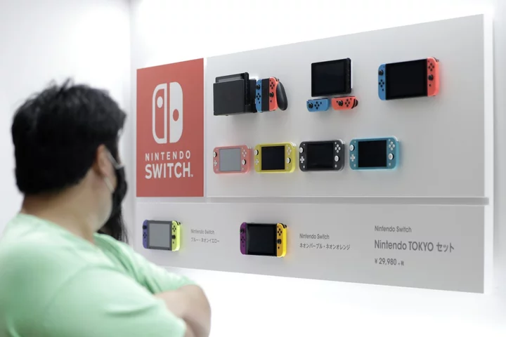 Nintendo Warns Switch Console Sales to Slow Further This Year